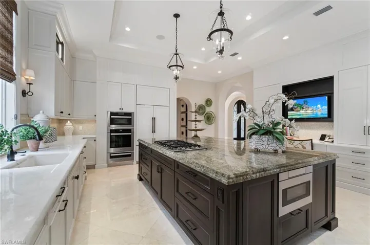 2225 Miramonte Ct, Naples, Florida 34105