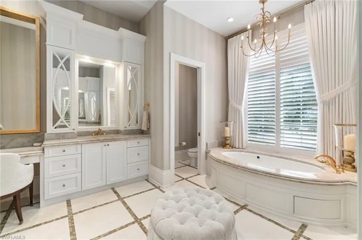 2225 Miramonte Ct, Naples, Florida 34105