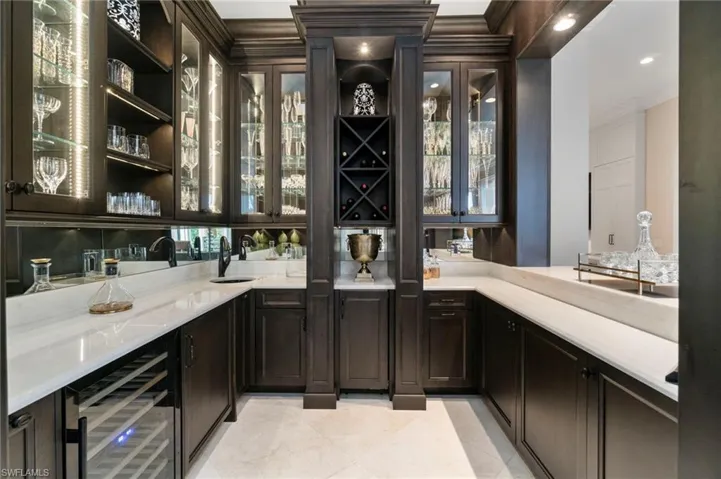 2225 Miramonte Ct, Naples, Florida 34105