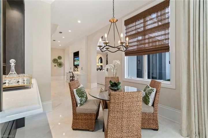 2225 Miramonte Ct, Naples, Florida 34105