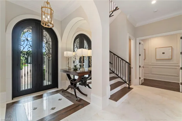 2225 Miramonte Ct, Naples, Florida 34105