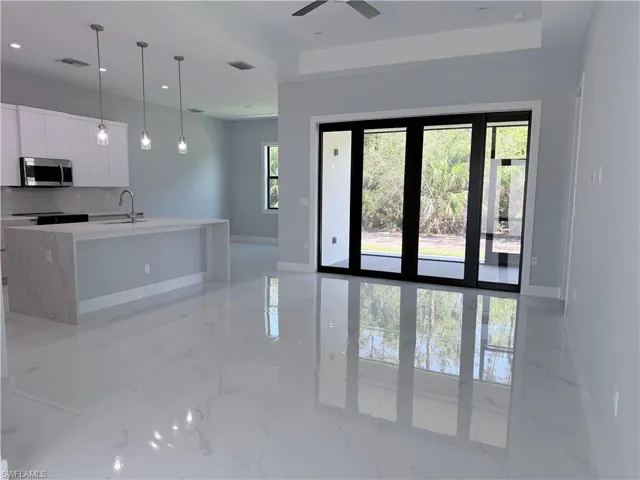 3359 6th Ave Se, Naples, Florida 34117