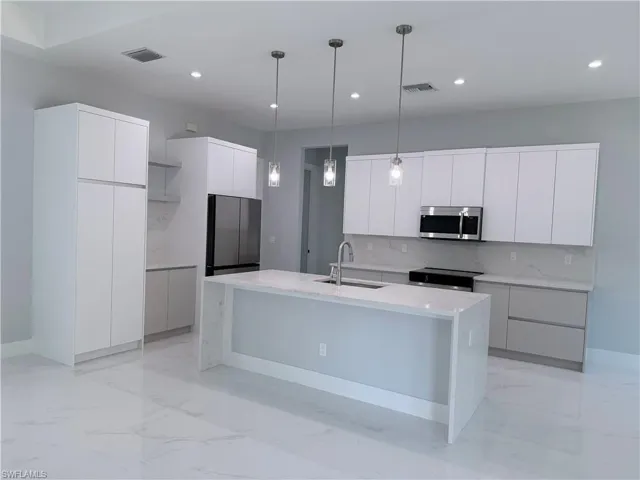 3359 6th Ave Se, Naples, Florida 34117