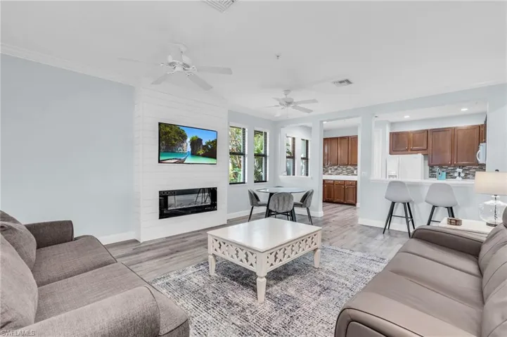 1391 Santiago Cir 902, Naples, Florida 34113