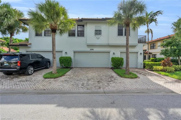 1391 Santiago Cir 902, Naples, Florida 34113