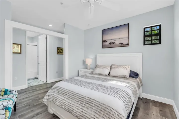 1391 Santiago Cir 902, Naples, Florida 34113