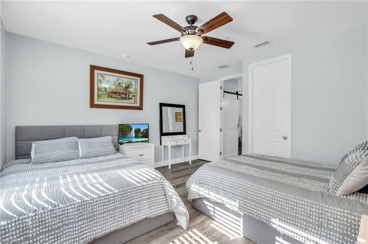 1391 Santiago Cir 902, Naples, Florida 34113