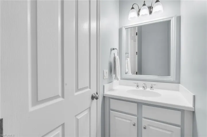 1391 Santiago Cir 902, Naples, Florida 34113