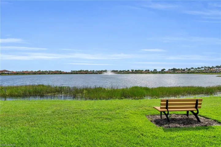 1391 Santiago Cir 902, Naples, Florida 34113