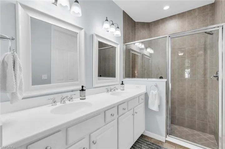 1391 Santiago Cir 902, Naples, Florida 34113
