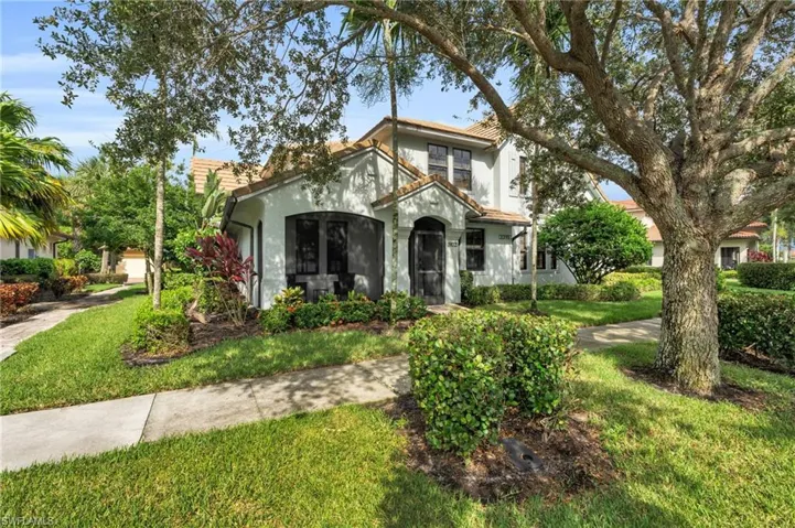 1391 Santiago Cir 902, Naples, Florida 34113