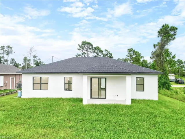 1156 Damen St E, Lehigh Acres, Florida 33974