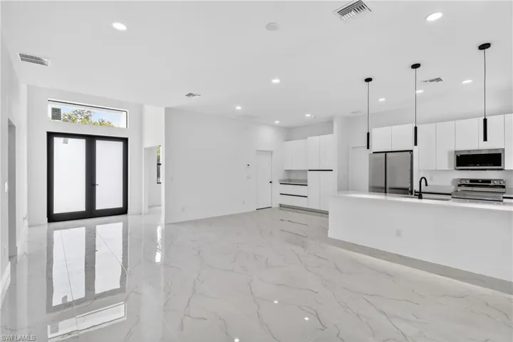1156 Damen St E, Lehigh Acres, Florida 33974
