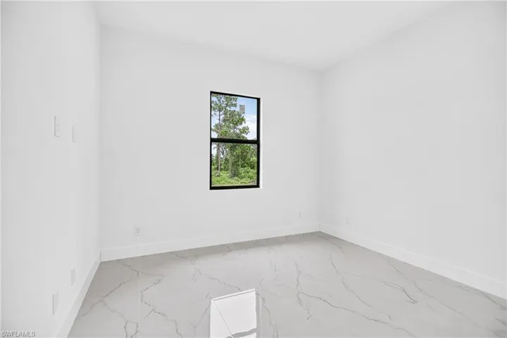 1156 Damen St E, Lehigh Acres, Florida 33974