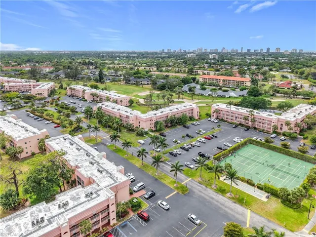 Aerial view of a view of skyline and apartment complex