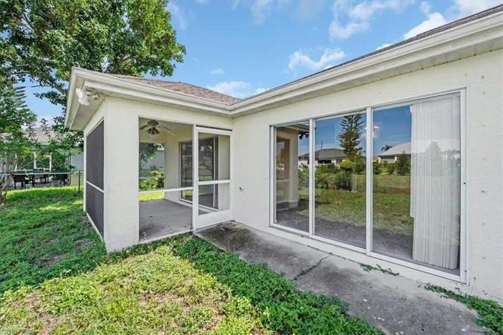 4664 Varsity Cir, Lehigh Acres, Florida 33971
