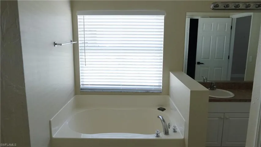 2700 NW 11th  ST, Cape Coral, FL 33993