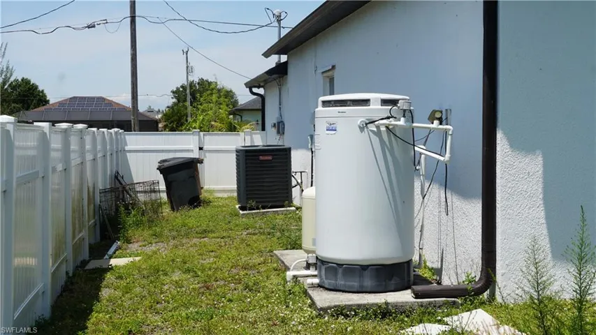 2700 NW 11th  ST, Cape Coral, FL 33993