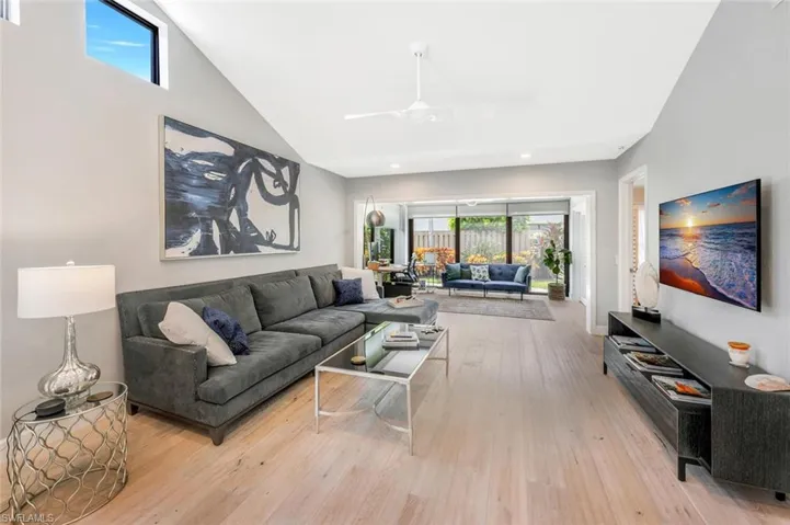 517 Beachwalk Cir # 0, Naples Fl 34108