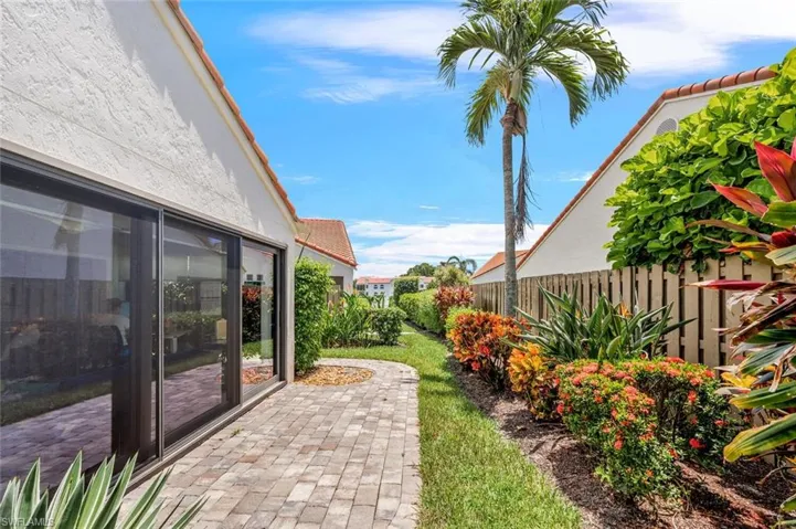 517 Beachwalk Cir # 0, Naples Fl 34108