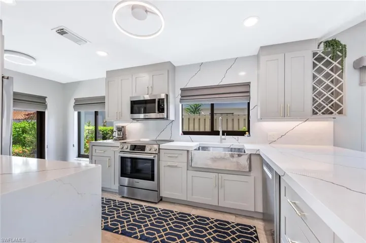 517 Beachwalk Cir # 0, Naples Fl 34108