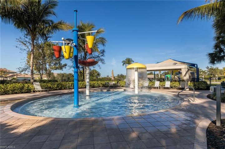 Kids pool with water features!