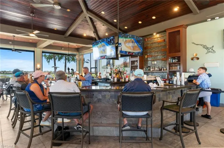 Poolside Bar & Grill
