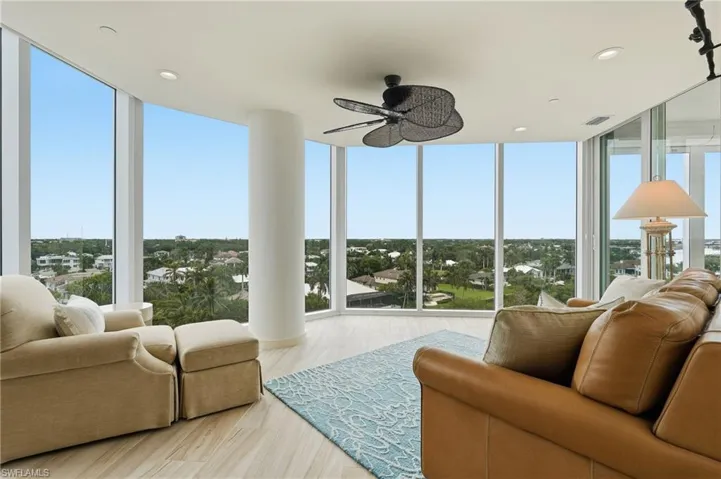 60 Seagate Dr 806, Naples, Florida 34103