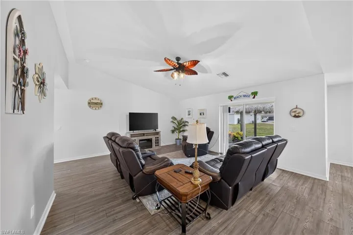 4060 Nw 36th Ave, Cape Coral, Florida 33993