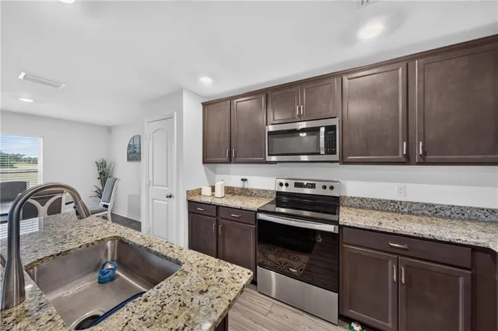 4060 Nw 36th Ave, Cape Coral, Florida 33993