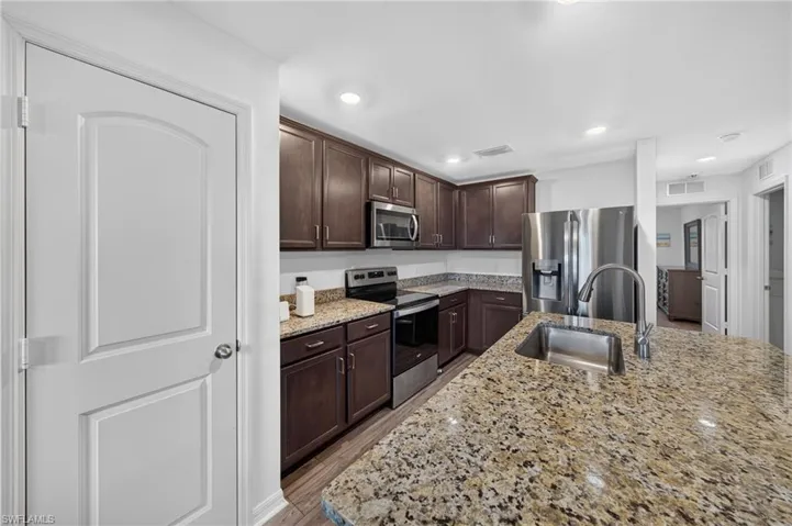 4060 Nw 36th Ave, Cape Coral, Florida 33993