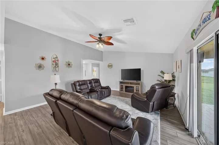 4060 Nw 36th Ave, Cape Coral, Florida 33993