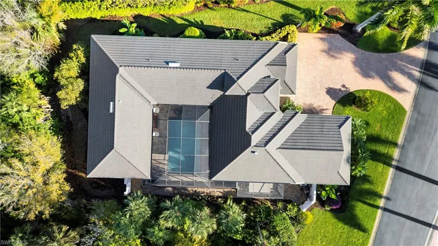 Aerial view of property and surrounding area