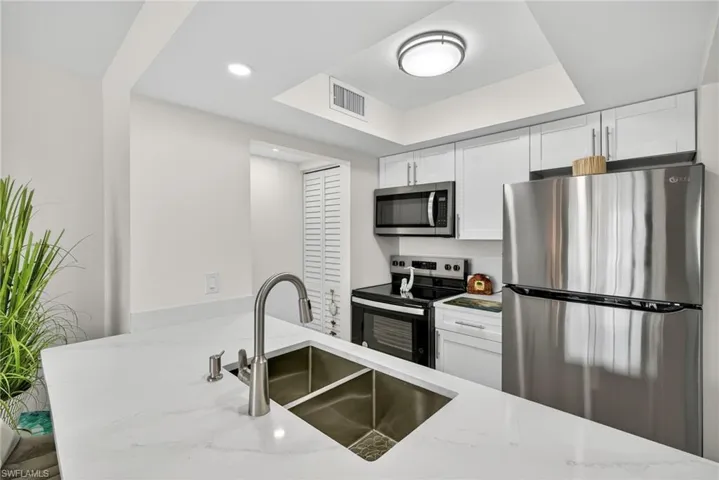 200 Lenell Rd 214, Fort Myers Beach, Florida 33931
