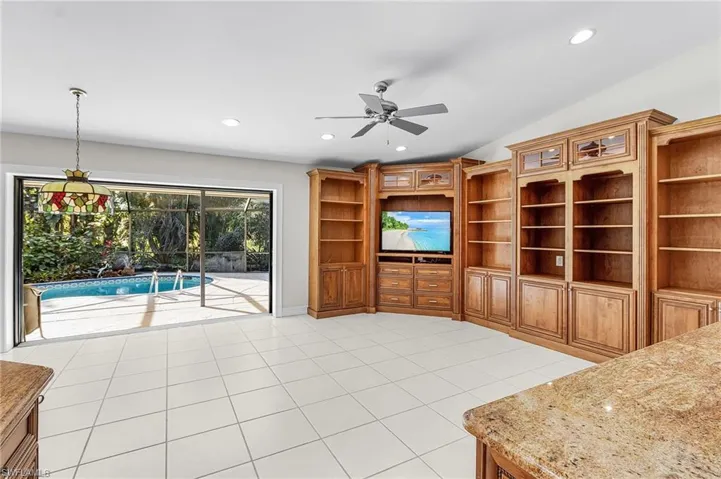 2377 Kings Lake Blvd, Naples, Florida 34112