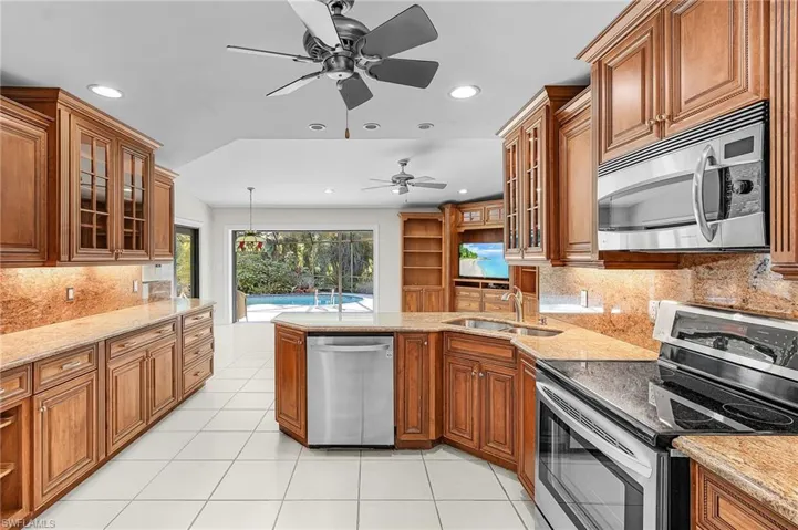 2377 Kings Lake Blvd, Naples, Florida 34112
