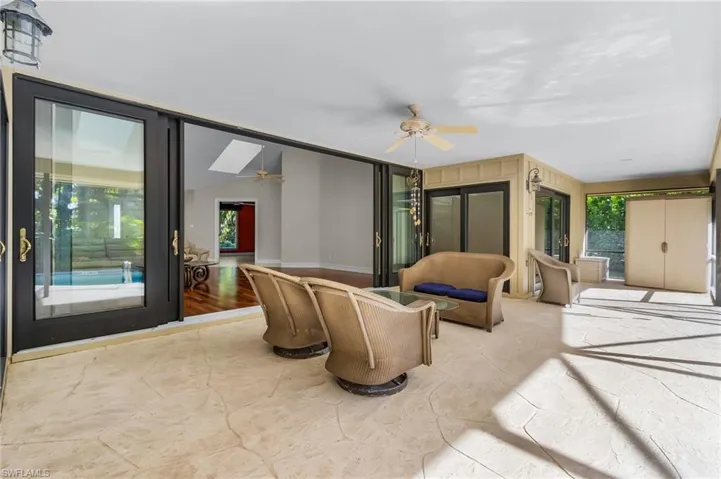 2377 Kings Lake Blvd, Naples, Florida 34112