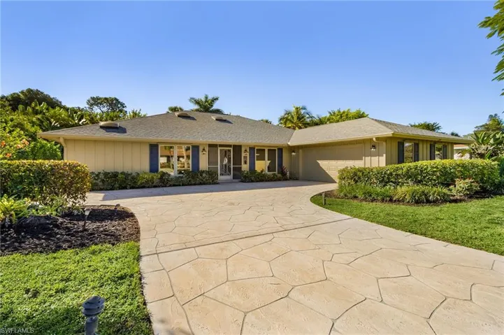 2377 Kings Lake Blvd, Naples, Florida 34112