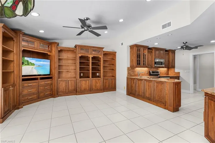 2377 Kings Lake Blvd, Naples, Florida 34112