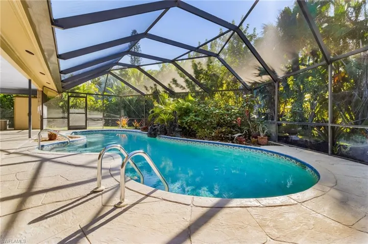 2377 Kings Lake Blvd, Naples, Florida 34112