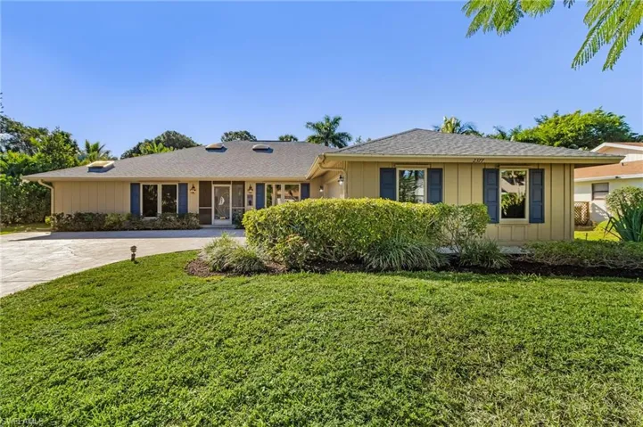 2377 Kings Lake Blvd, Naples, Florida 34112