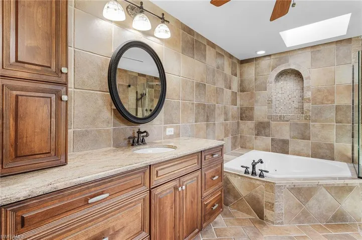 2377 Kings Lake Blvd, Naples, Florida 34112