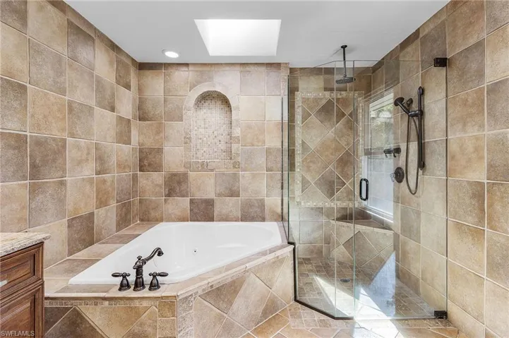 2377 Kings Lake Blvd, Naples, Florida 34112