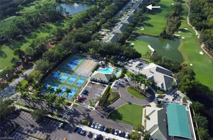 Walk to Club. Pool. Courts