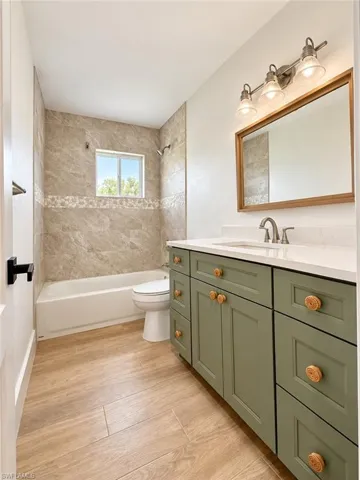8381 Antigua Ct, Fort Myers, Florida 33907