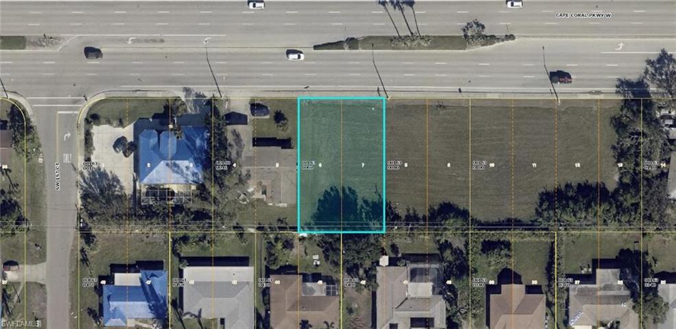 152 Cape Coral PKWY W, CAPE CORAL FL 33914
