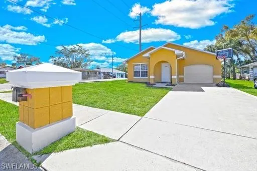 2994  Dunbar  AVE, Fort Myers, FL 33916
