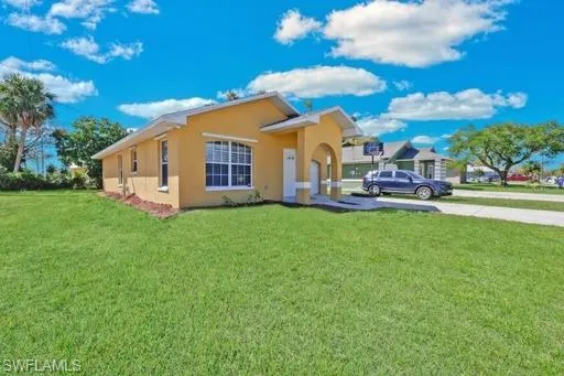 2994  Dunbar  AVE, Fort Myers, FL 33916