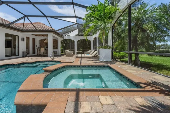 3423 Runaway Ct, Naples, Florida 34114