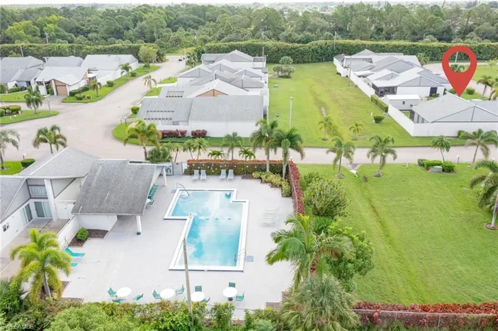 Drone / Walking distance to pool